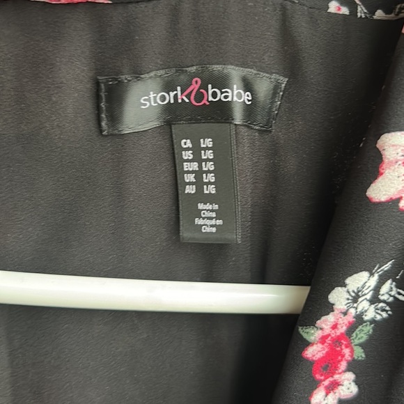 Stork & Babe Printed Sleeveless Box Pleat Maternity Dress, Black Floral Peach - Picture 6 of 7